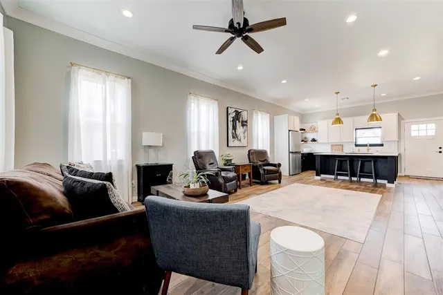 Photo 6 — 806 E Warner Avenue, Guthrie, OK 73044