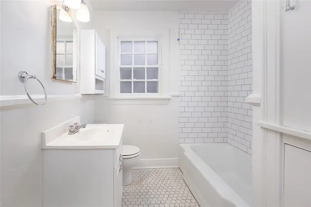 Photo 6 — 721 NW 46th Street, Oklahoma City, OK 73118