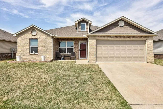 Photo 2 — 1836 Jack Rabbit Lane, El Reno, OK 73036
