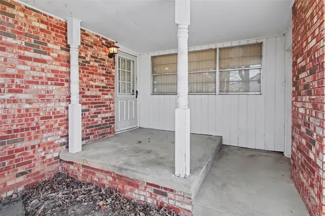 Photo 3 — 1708 Dover Drive, Ponca City, OK 74604