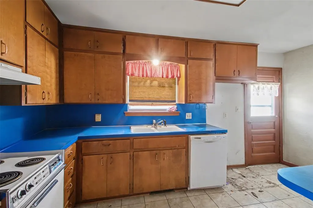 Photo 9 — 1708 Dover Drive, Ponca City, OK 74604