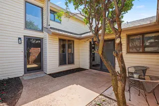 Sold home at 610 W Greenlea Chase