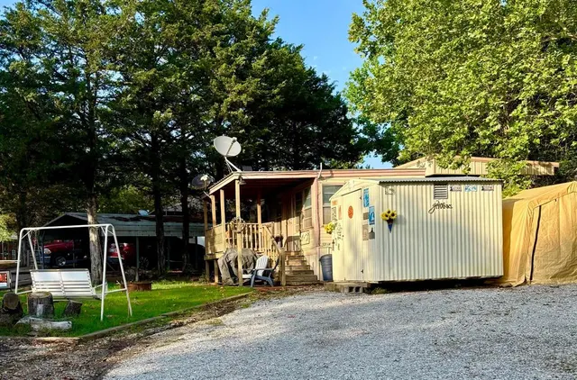 Photo 2 — 231 Chelshea Drive, Sulphur, OK 73086
