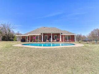 Sold home at 10200 Oak Park Drive