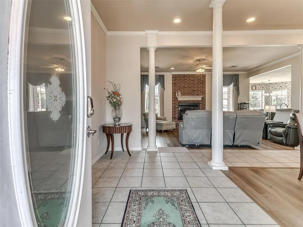 Photo 4 — 10200 Oak Park Drive, Midwest City, OK 73130