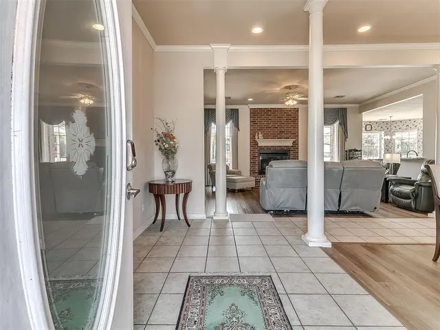 Photo 4 — 10200 Oak Park Drive, Midwest City, OK 73130