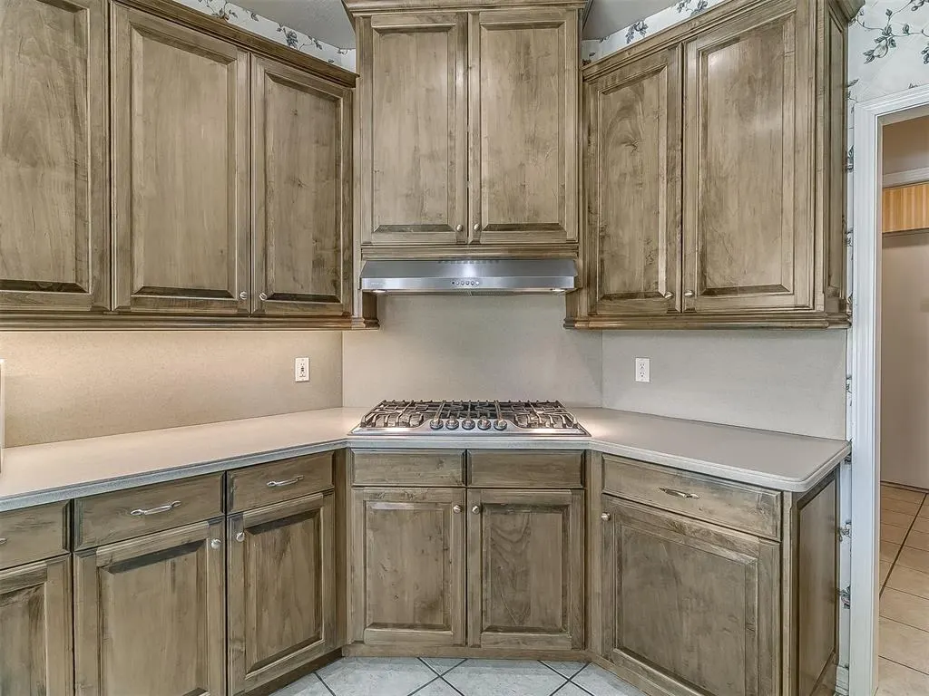 Photo 15 — 10200 Oak Park Drive, Midwest City, OK 73130