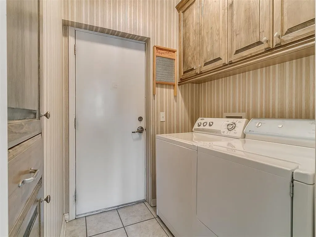 Photo 32 — 10200 Oak Park Drive, Midwest City, OK 73130