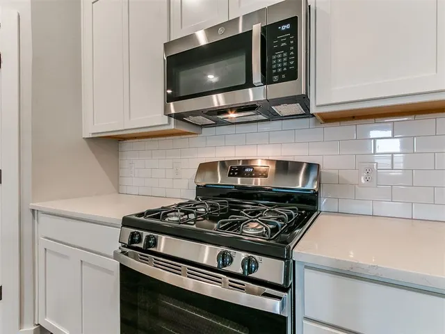 Photo 8 — 12974 Mannington Road, Edmond, OK 73025