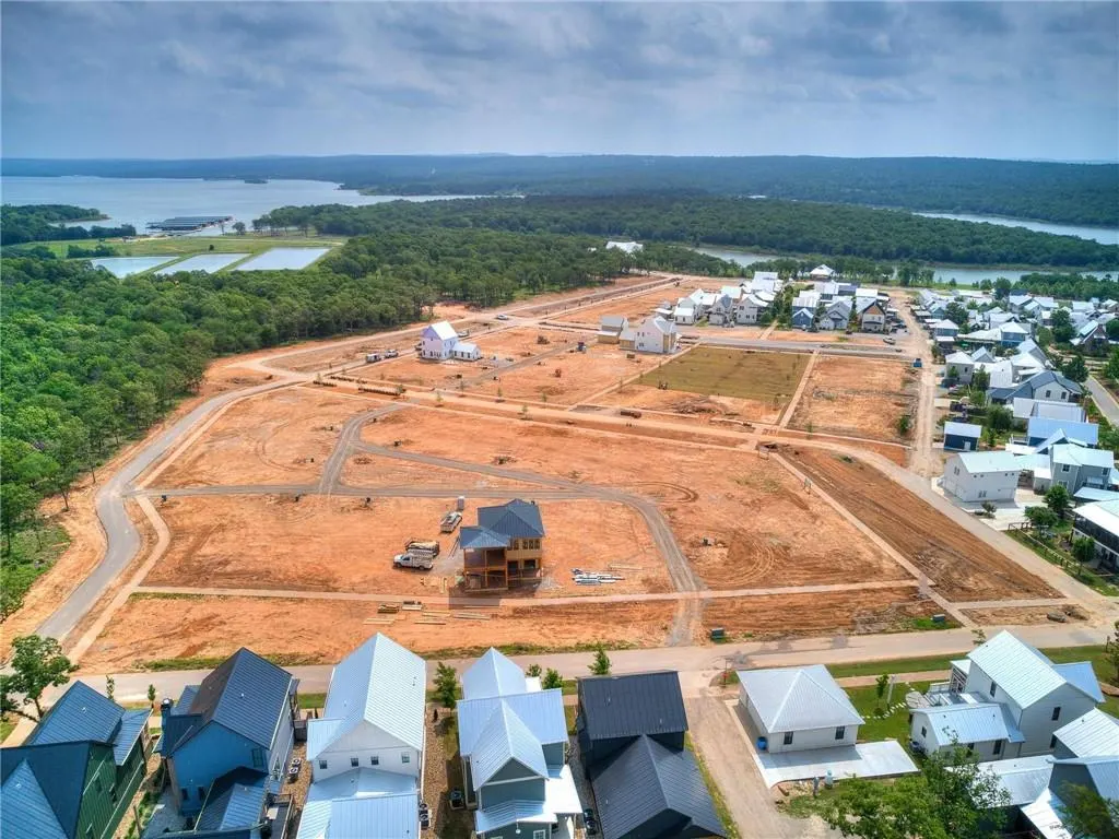 Photo 5 — 32 Hill Street, Carlton Landing, OK 74432