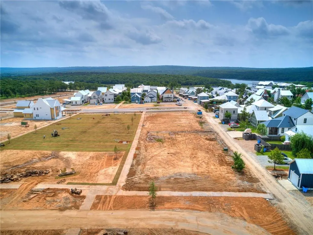 Photo 7 — 32 Hill Street, Carlton Landing, OK 74432