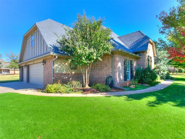 Photo 3 — 1409 Brayhill Road, Edmond, OK 73003