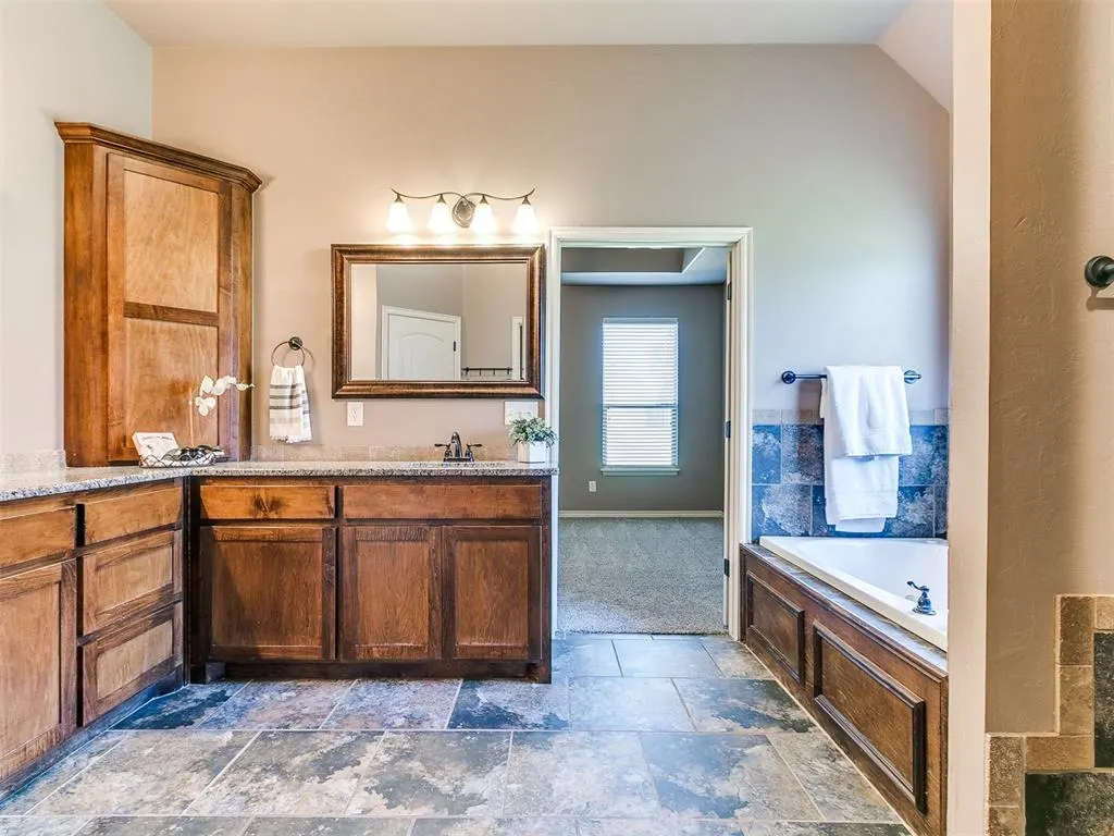 Photo 24 — 1409 Brayhill Road, Edmond, OK 73003