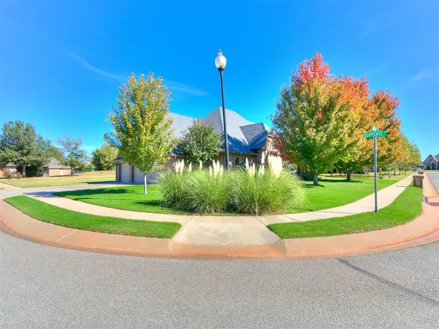 Photo 5 — 1409 Brayhill Road, Edmond, OK 73003