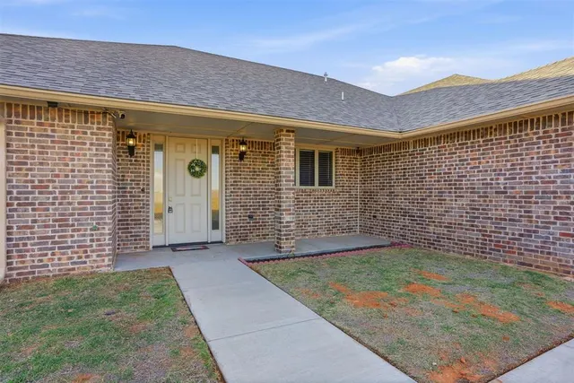 Photo 2 — 15637 S County Road 207 Road, Blair, OK 73526