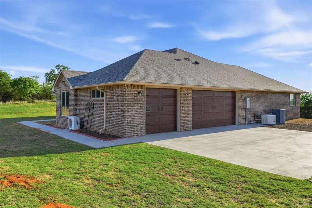 Photo 3 — 15637 S County Road 207 Road, Blair, OK 73526