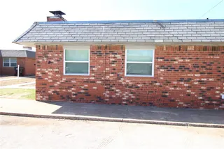 Sold home at 112 NE 12th Street