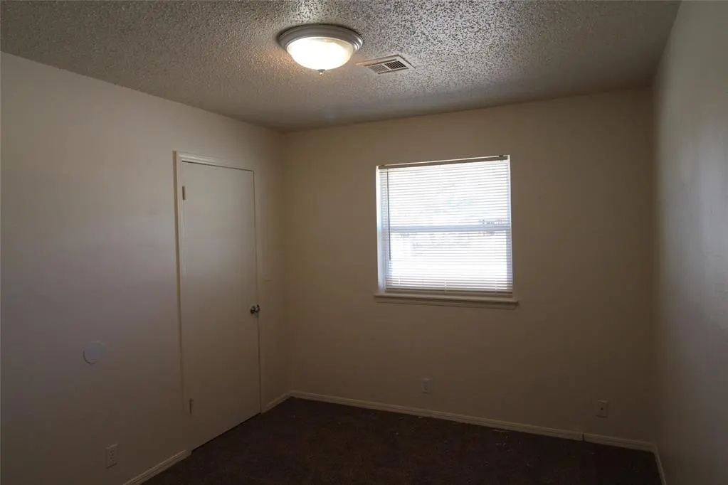 Photo 14 — 112 NE 12th Street, Moore, OK 73160