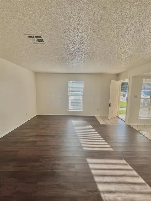 Photo 5 — 1014 N 5th Street, Noble, OK 73068