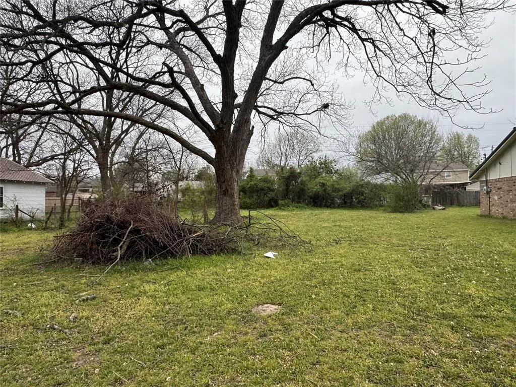 Photo 2 — 1215 N Gessel Street, Seminole, OK 74868