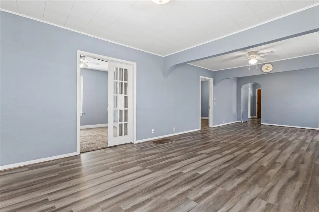 Photo 11 — 312 S 14th Street, Clinton, OK 73601