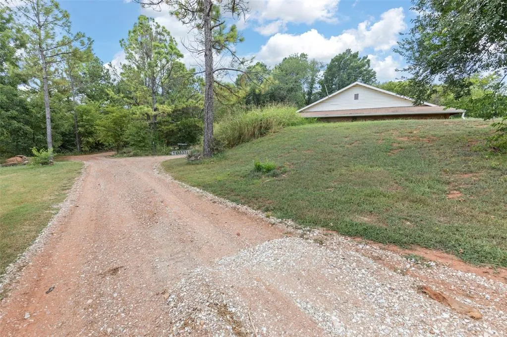 Photo 31 — 41587 Skelly Road, Asher, OK 74826