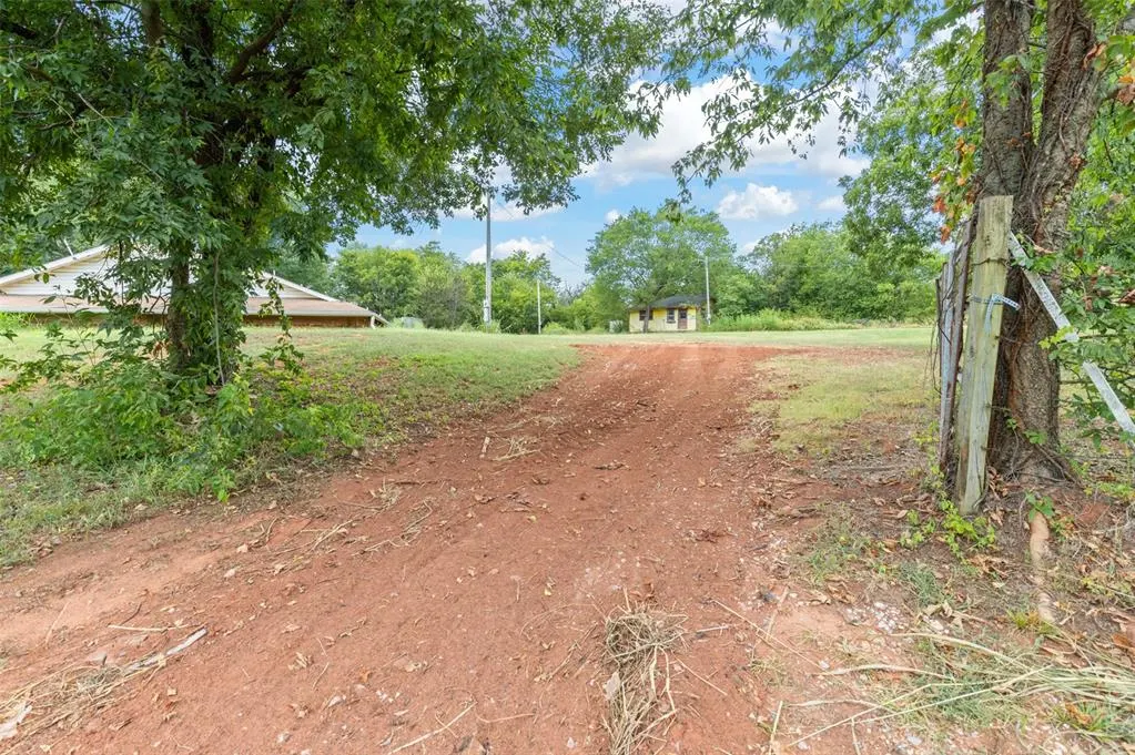 Photo 32 — 41587 Skelly Road, Asher, OK 74826