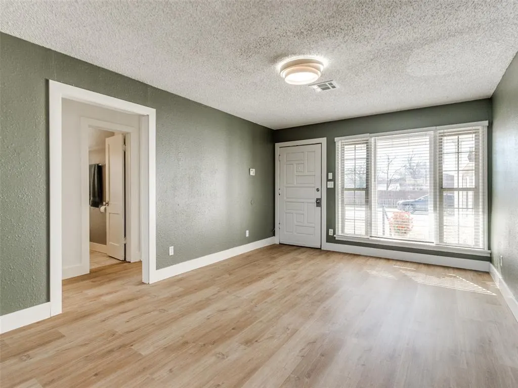 Photo 3 — 415 E Frank Street, Norman, OK 73071