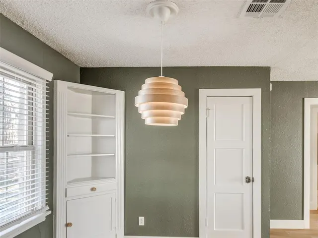 Photo 6 — 415 E Frank Street, Norman, OK 73071
