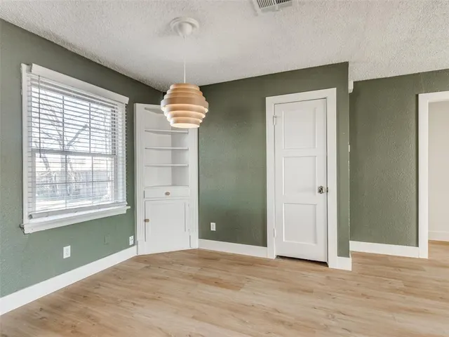 Photo 8 — 415 E Frank Street, Norman, OK 73071