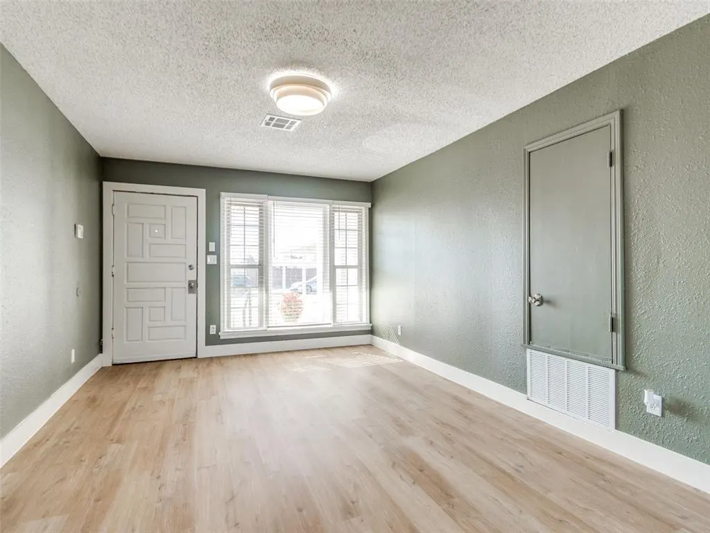 Photo 9 — 415 E Frank Street, Norman, OK 73071