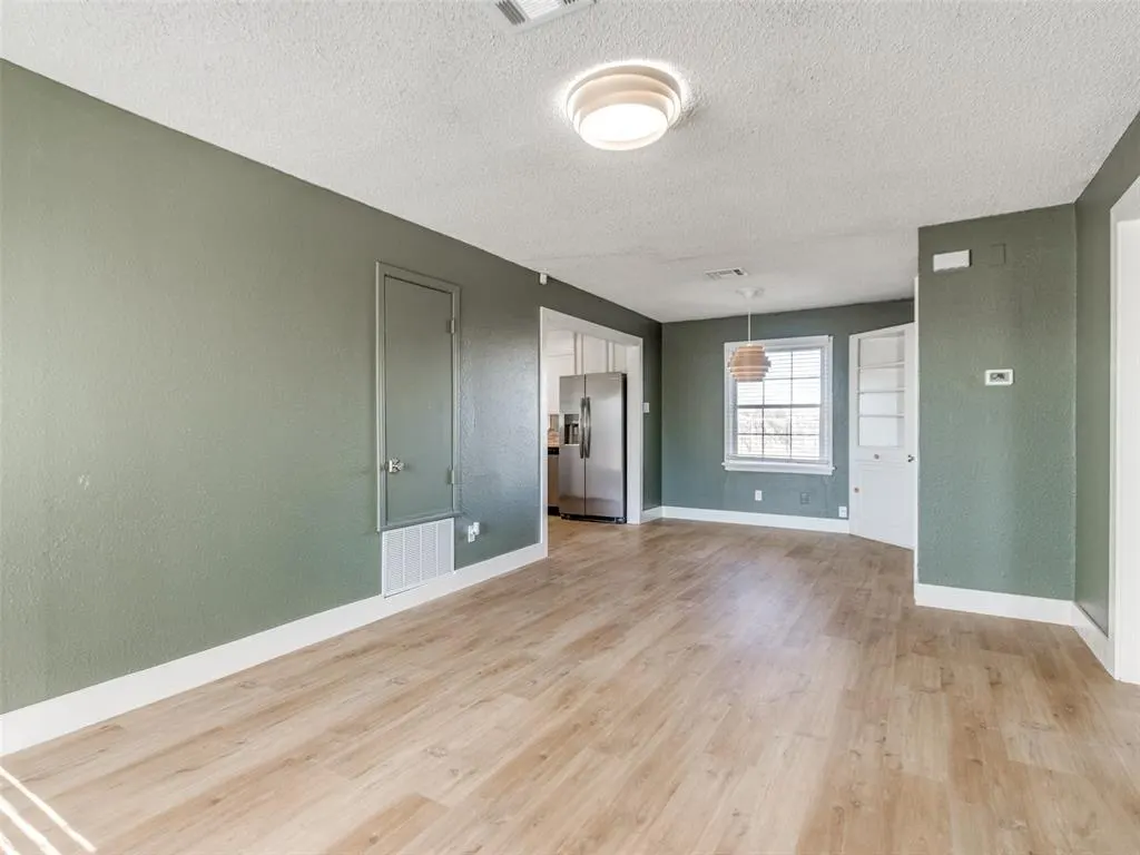 Photo 11 — 415 E Frank Street, Norman, OK 73071