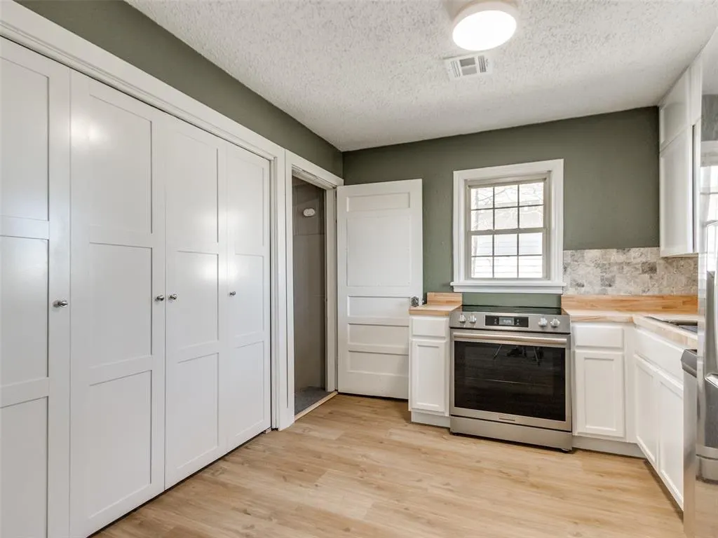 Photo 12 — 415 E Frank Street, Norman, OK 73071