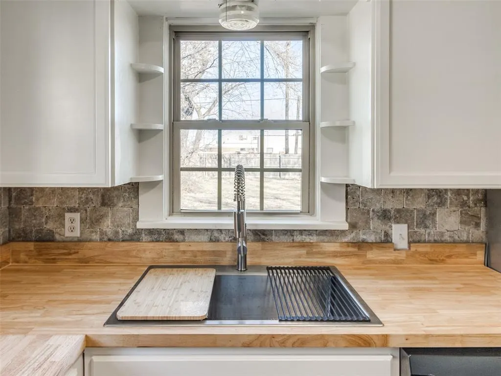 Photo 18 — 415 E Frank Street, Norman, OK 73071