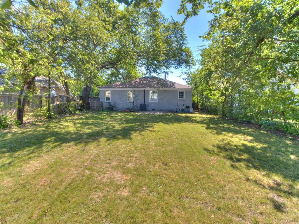 Photo 35 — 415 E Frank Street, Norman, OK 73071