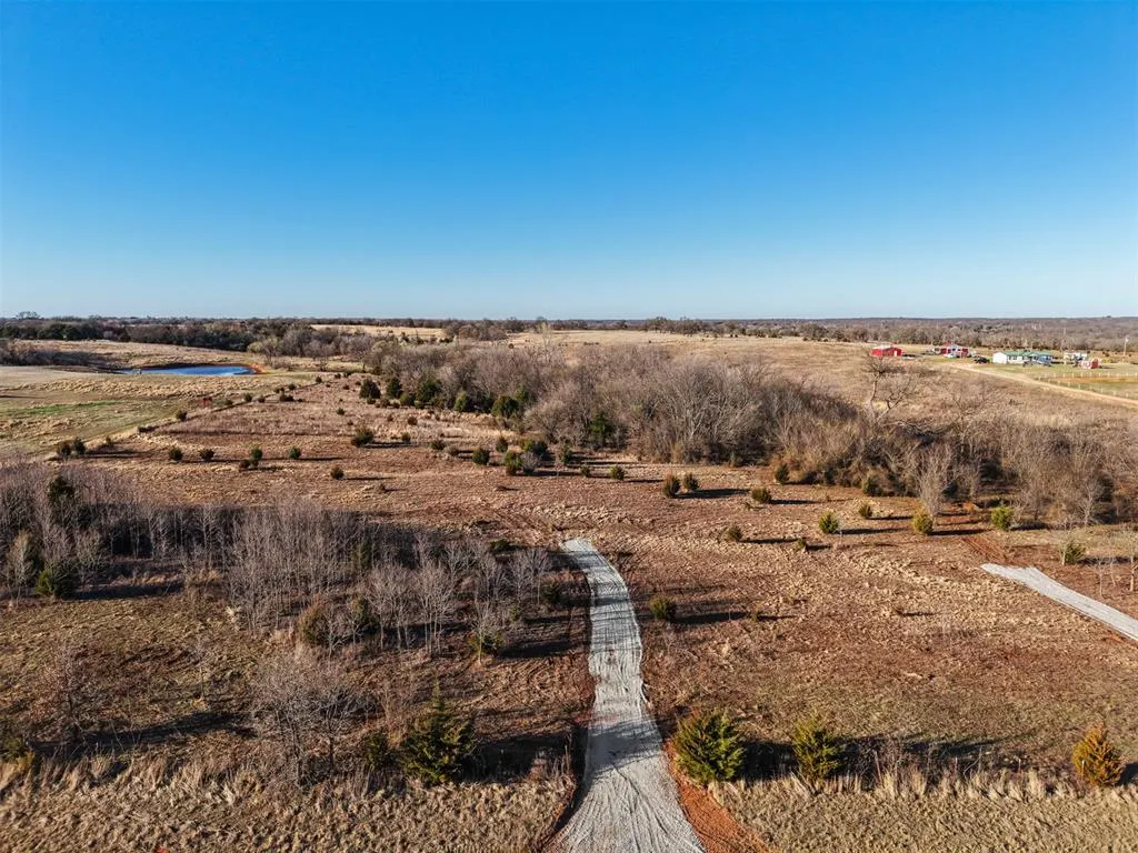 Photo 4 — 001 York Road, Slaughterville, OK 73051