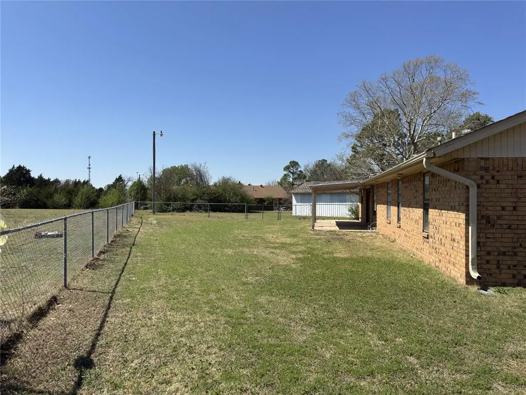 Photo 6 — 708 Cedar Lane Court, Tecumseh, OK 74873