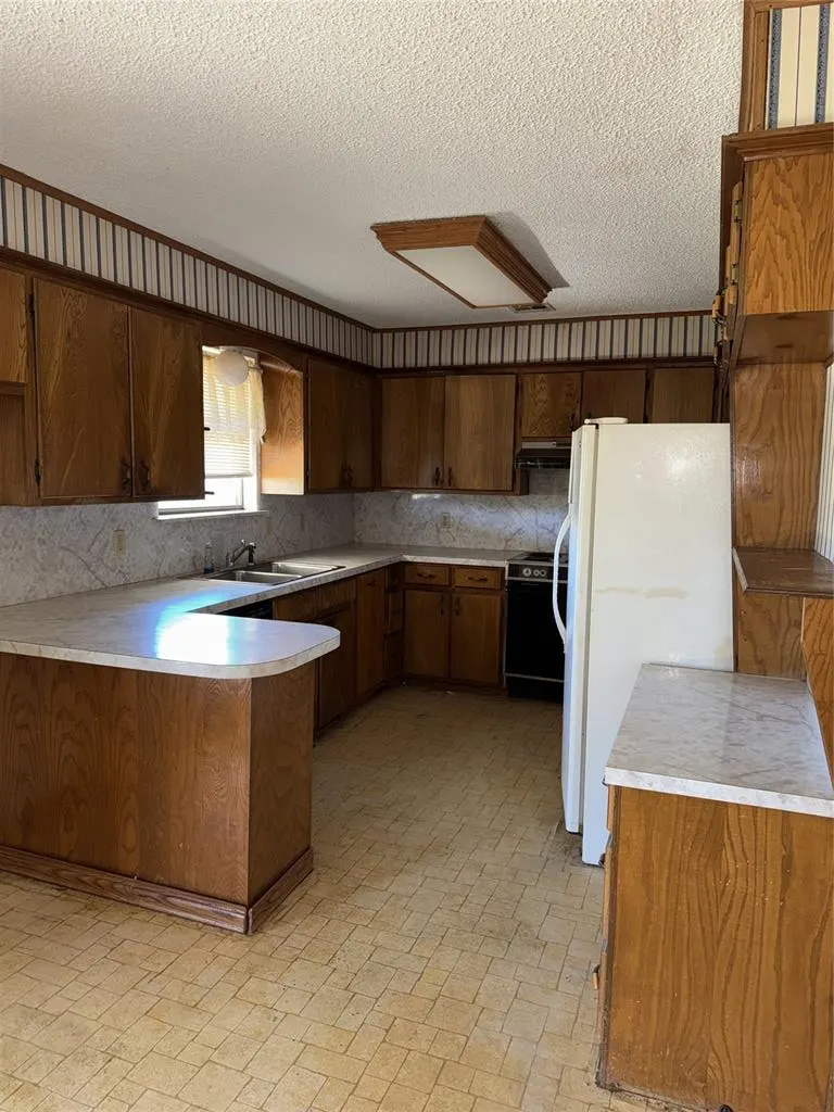 Photo 8 — 708 Cedar Lane Court, Tecumseh, OK 74873