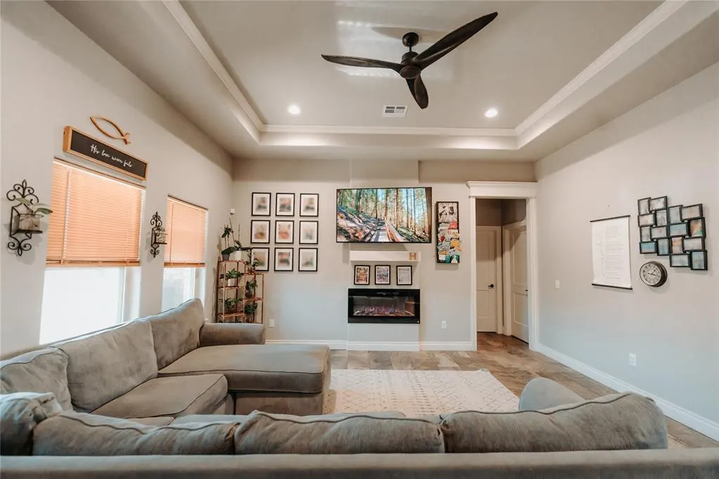 Photo 7 — 2108 Tumbleweed Lane, Altus, OK 73521