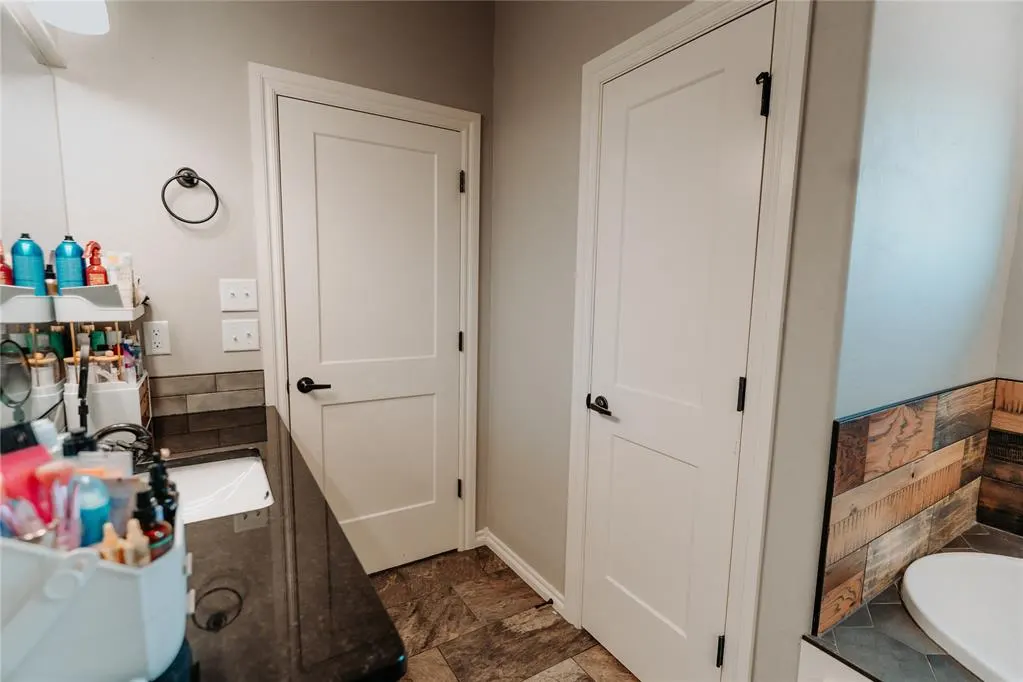 Photo 23 — 2108 Tumbleweed Lane, Altus, OK 73521