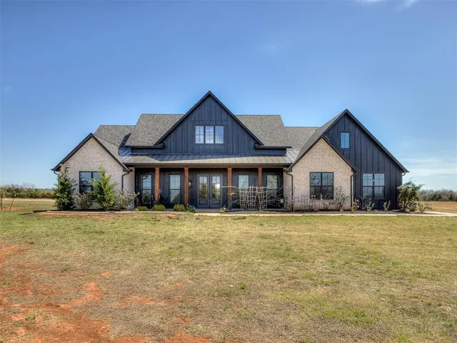 Front exterior — 336131 E Creek Crossing Road, Meeker, OK 74855