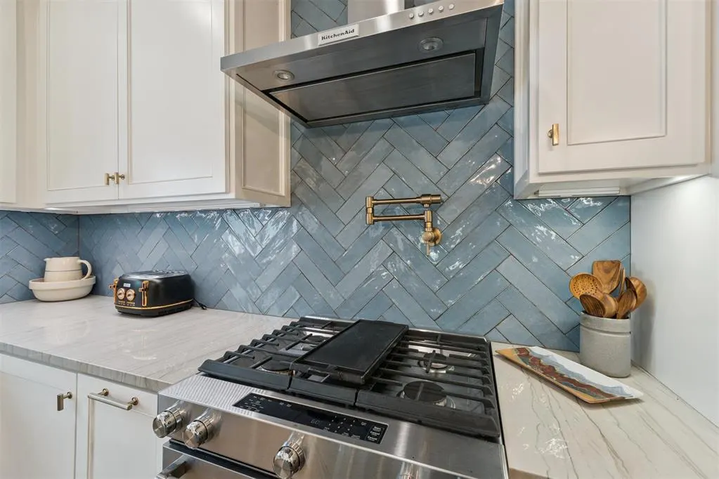 Photo 11 — 1201 Glenbrook Drive 1, Oklahoma City, OK 73118