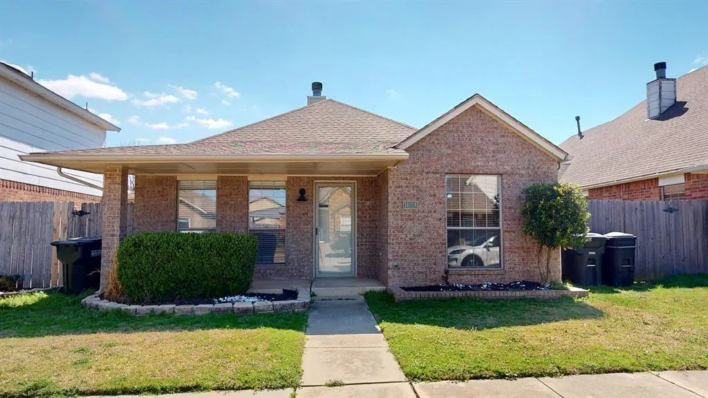 Front exterior — 1004 SW 23rd Street, Moore, OK 73170