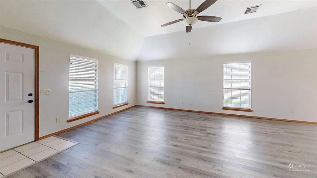 Photo 5 — 1004 SW 23rd Street, Moore, OK 73170
