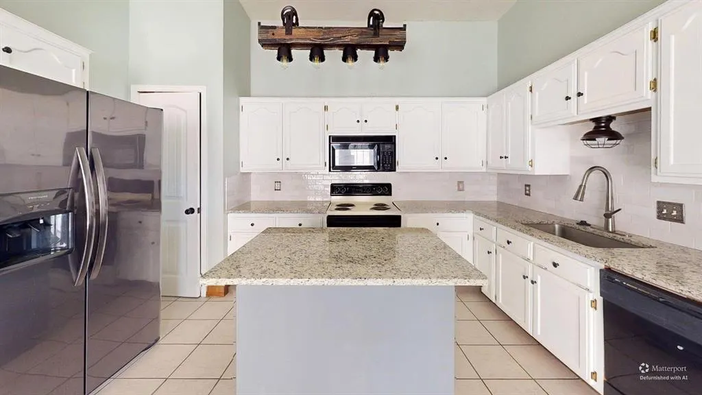 Photo 8 — 1004 SW 23rd Street, Moore, OK 73170
