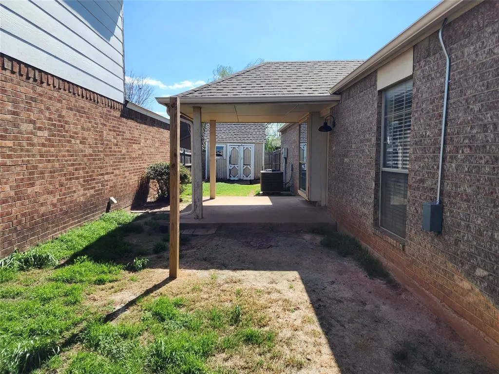 Photo 25 — 1004 SW 23rd Street, Moore, OK 73170