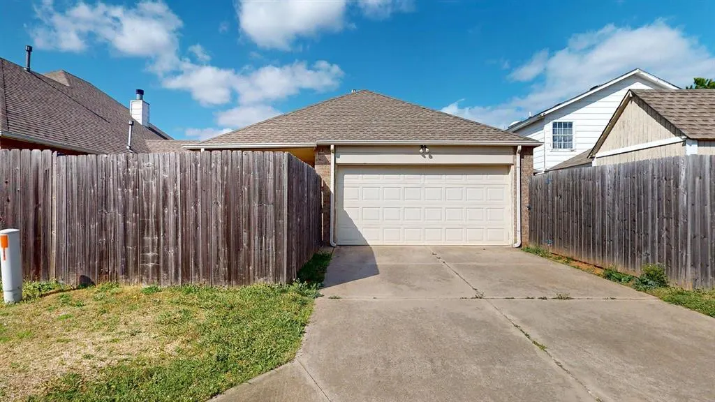 Photo 28 — 1004 SW 23rd Street, Moore, OK 73170