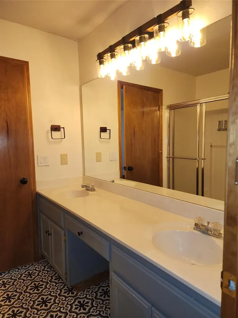 Photo 14 — 1004 SW 23rd Street, Moore, OK 73170