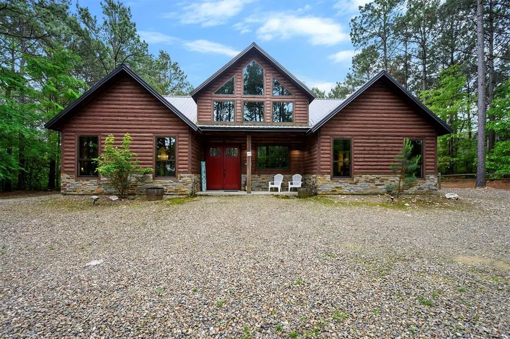 Front exterior — 312 Sugar Pine Loop, Broken Bow, OK 74728