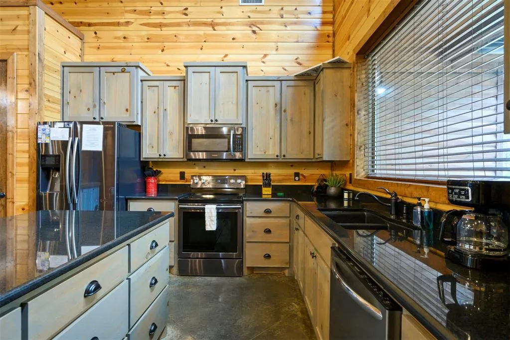 Photo 4 — 312 Sugar Pine Loop, Broken Bow, OK 74728